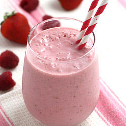 raspberry-strawberry-smoothie-recipe-250 (1)